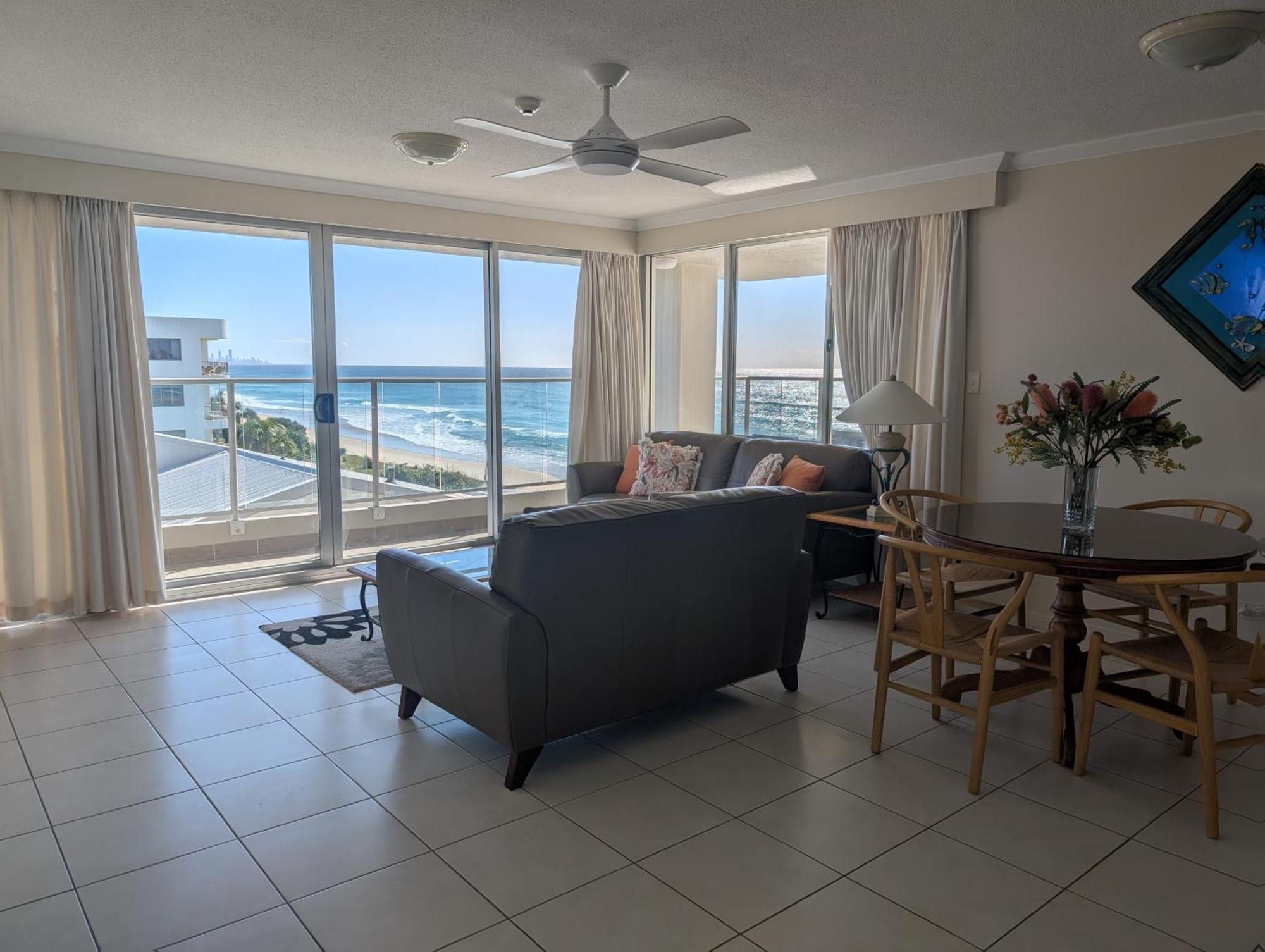 Pacific Surf Absolute Beachfront Apartments Guldkusten Exteriör bild
