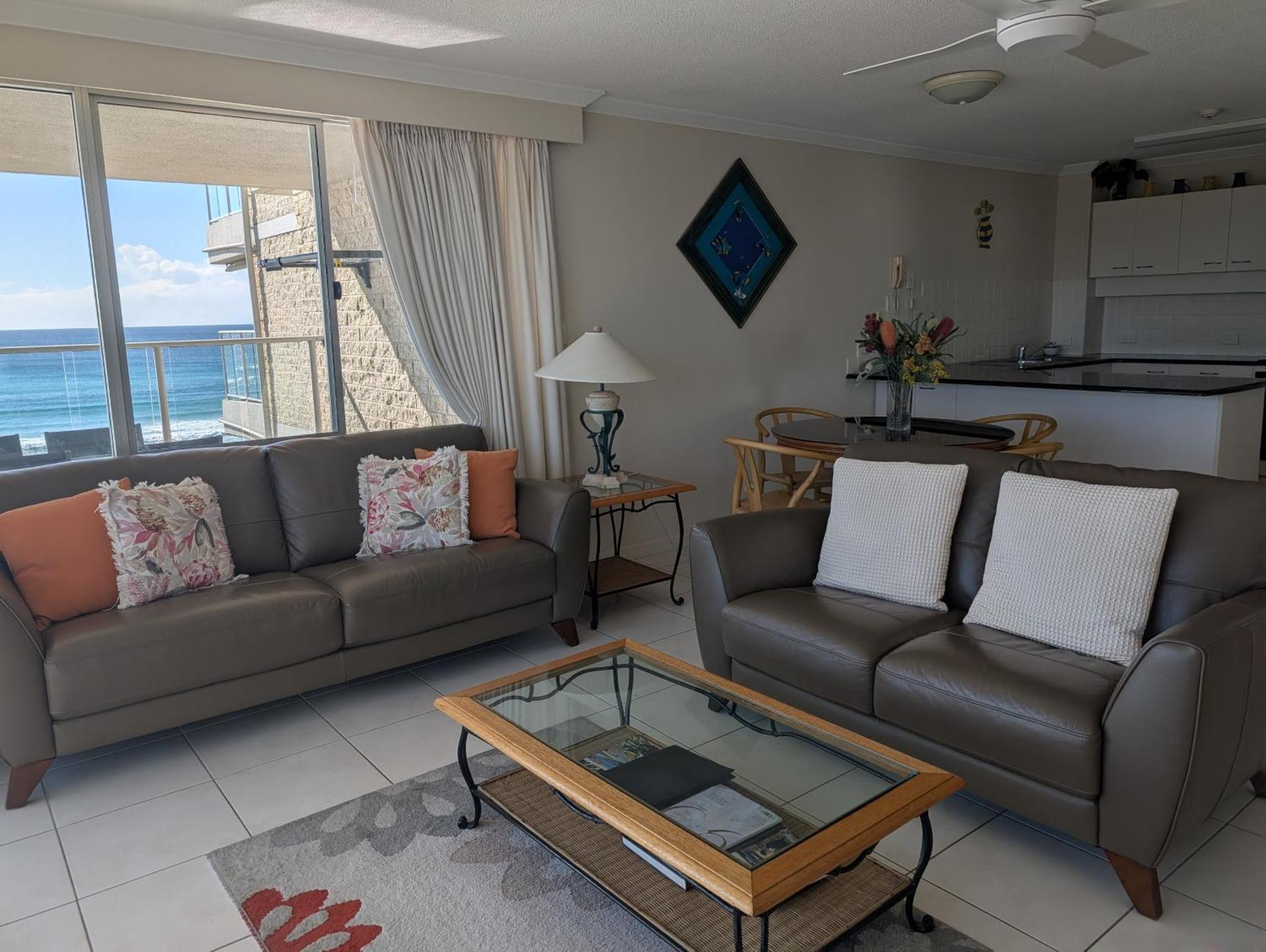 Pacific Surf Absolute Beachfront Apartments Guldkusten Exteriör bild